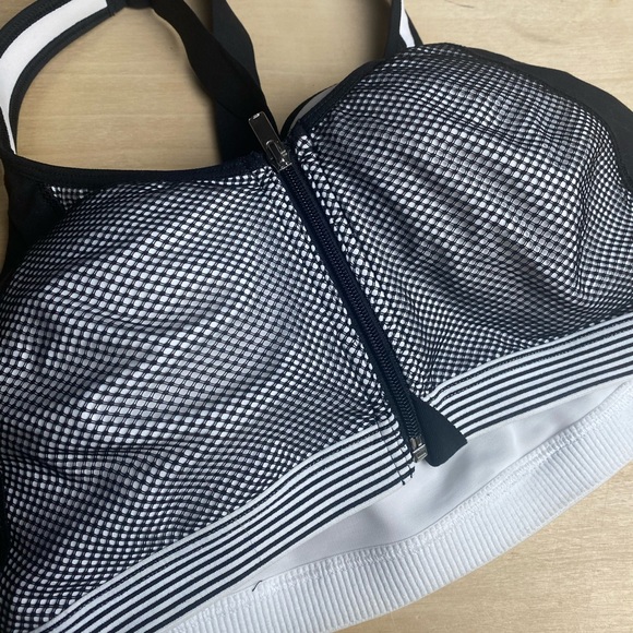 Victoria's Secret Other - VSX Victoria’s Secret Sports Bra size 36B